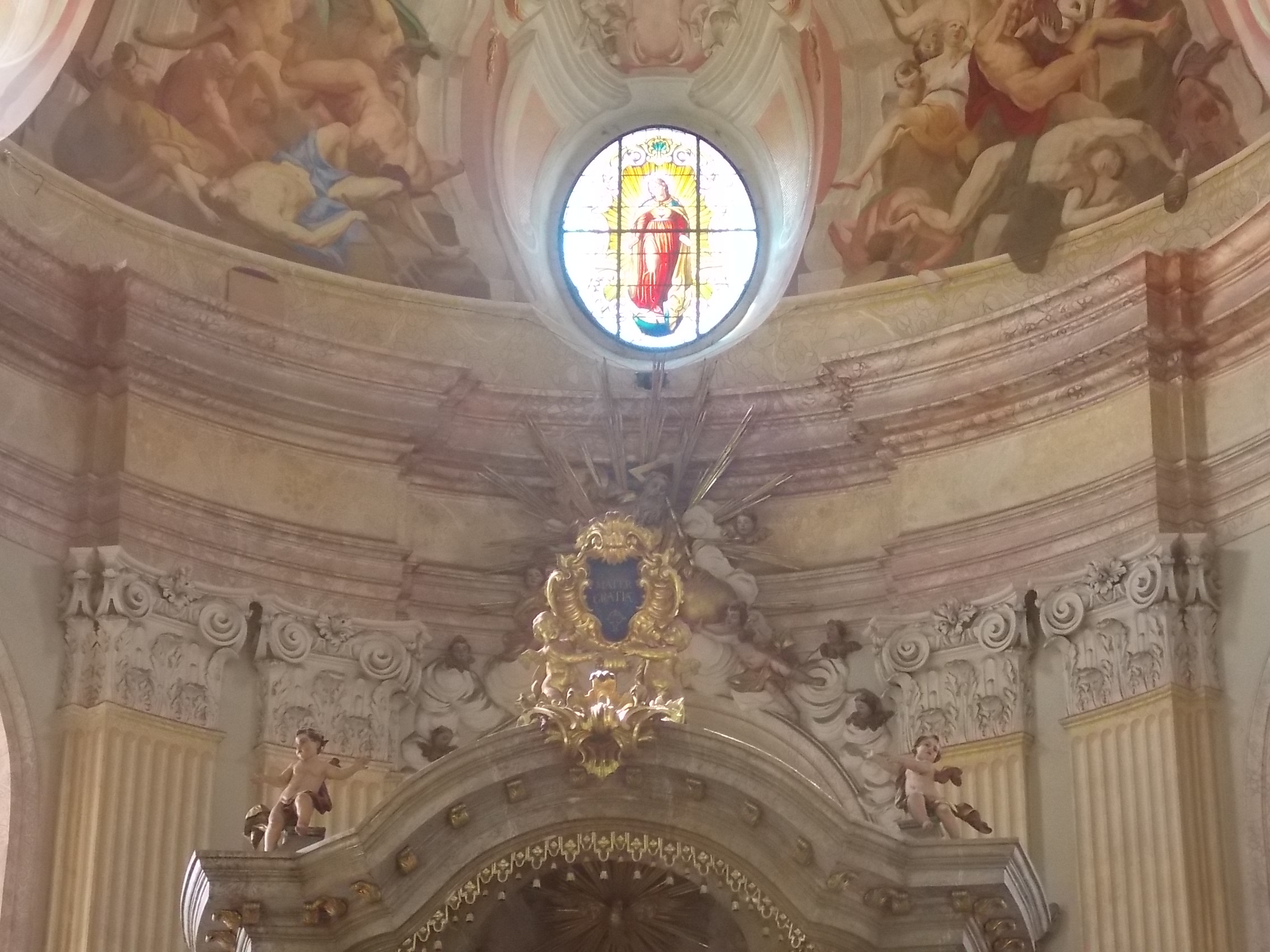 Kostel od Santiniho ve Křtinách. (2)